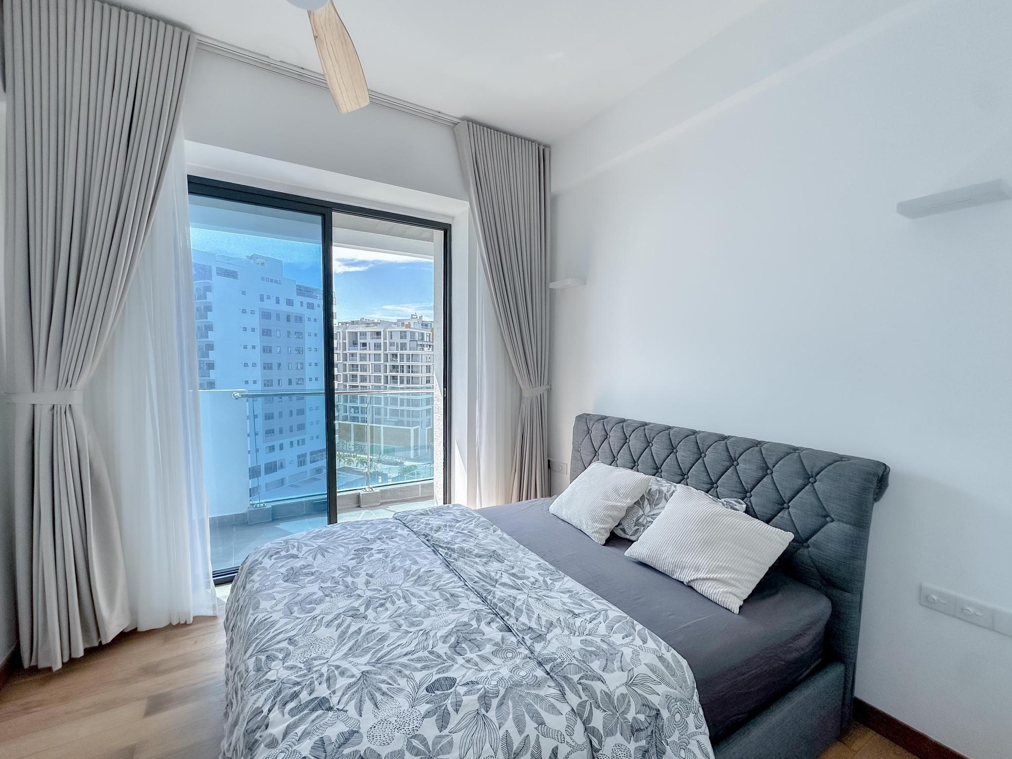 Balcony view — 3-bedroom apartment for rent in Hulhumalé, The Gardens – Exotic Elegance, Maldives — interior design